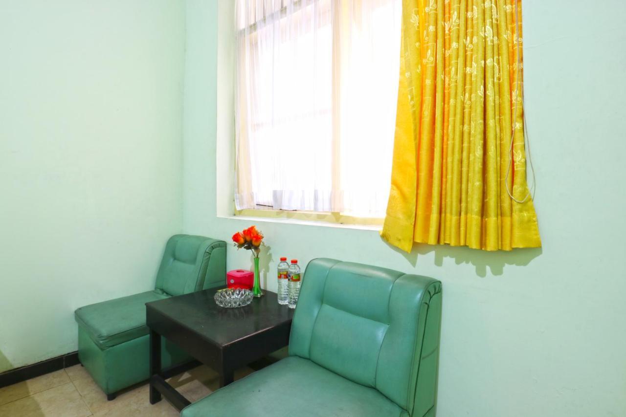 Hotel Camelia Маланг Экстерьер фото