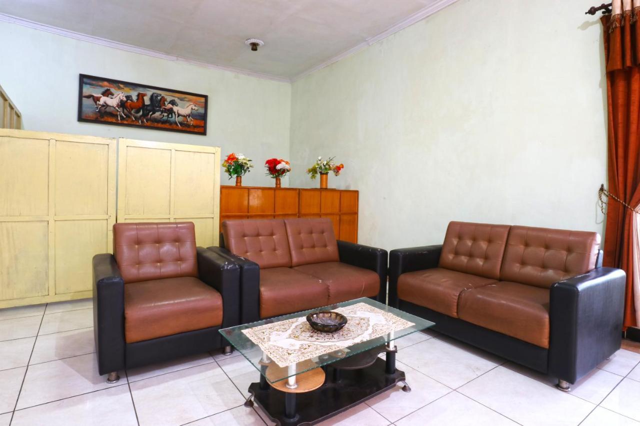Hotel Camelia Маланг Экстерьер фото